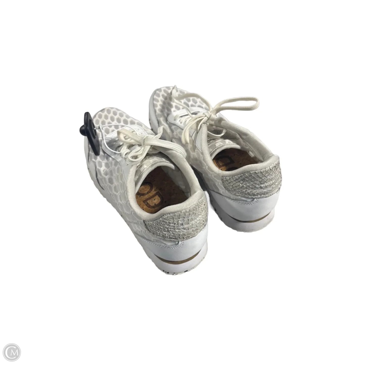 Shoes Sneakers By Cmb In White, Size: 7.5