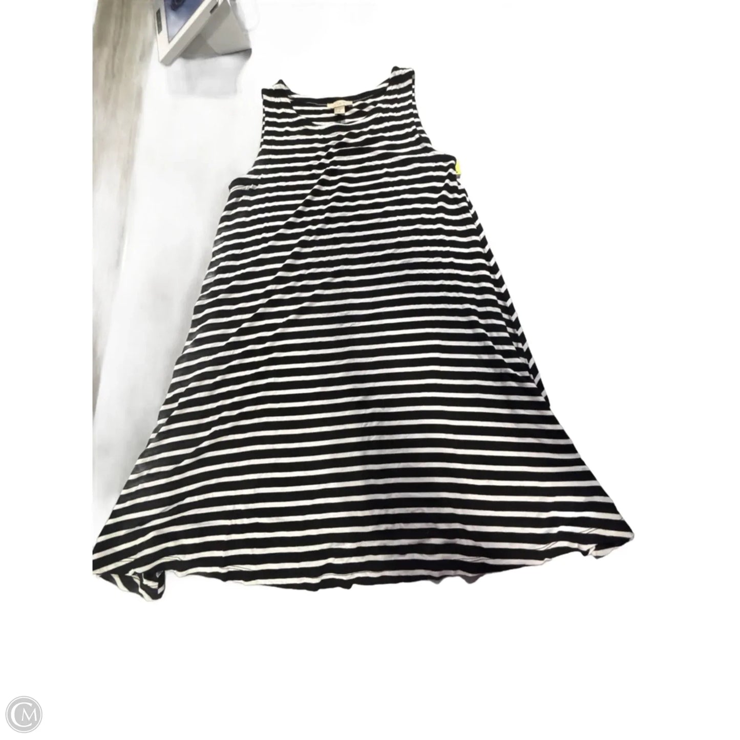 Dress Casual Short By Loft In Striped Pattern, Size: S