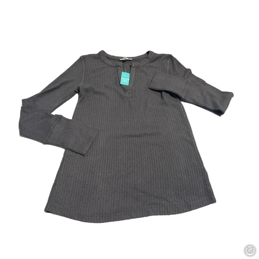Top Long Sleeve By Maurices In Grey, Size: Xs