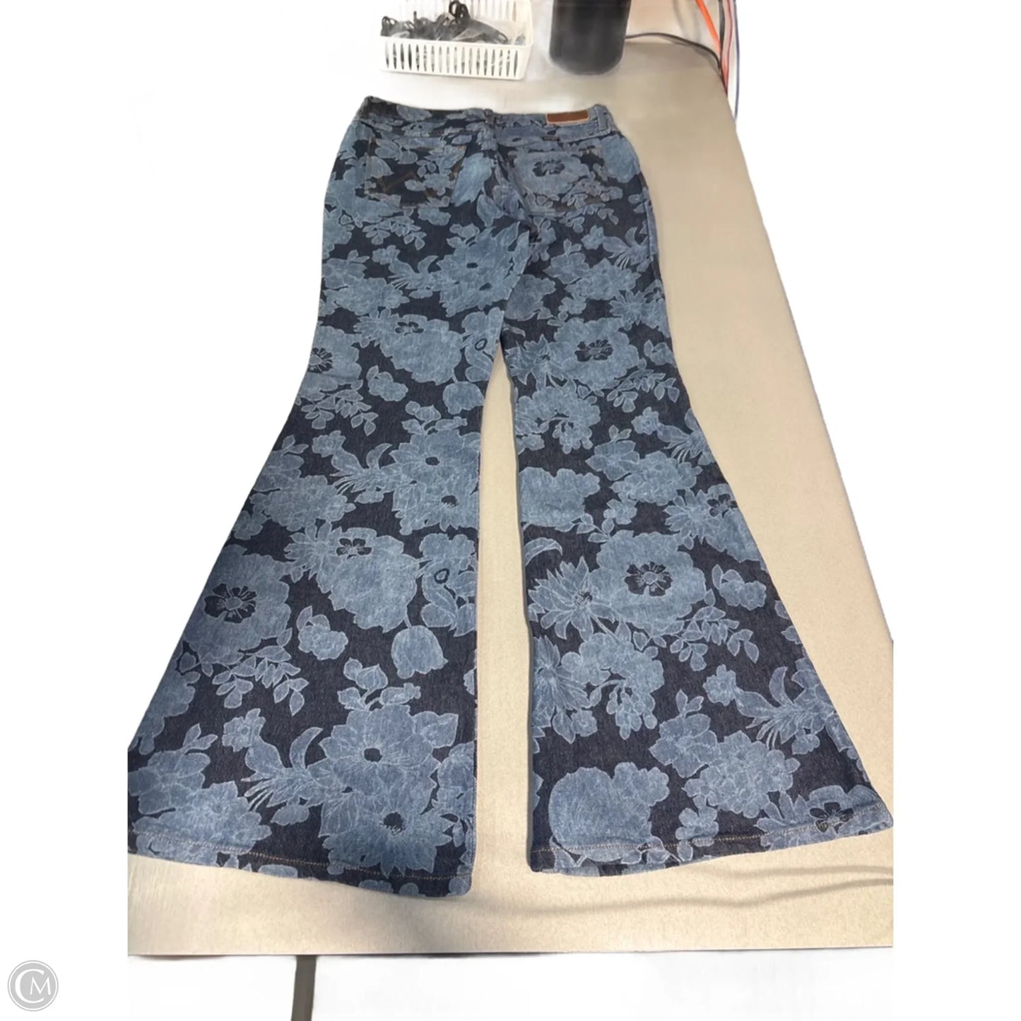 Jeans Flared By Wrangler In Blue Denim, Size: 6