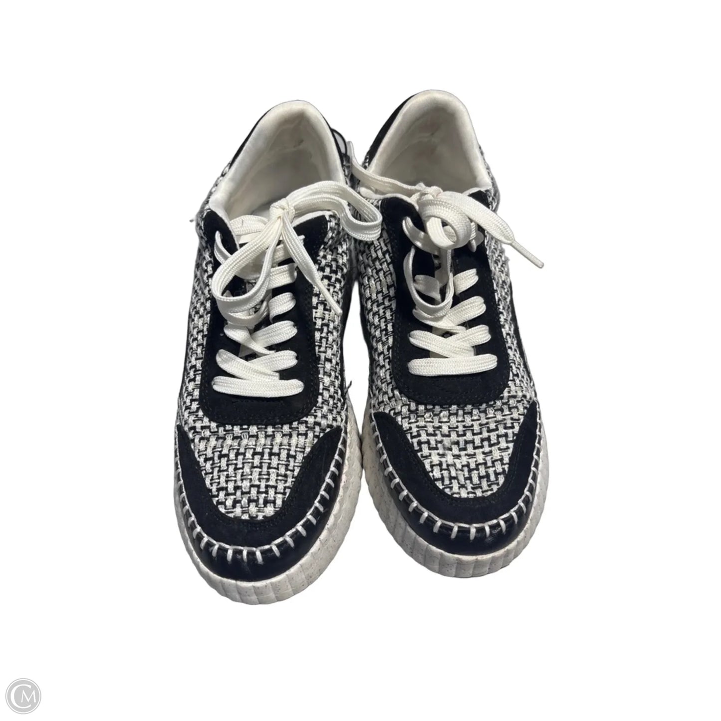 Shoes Sneakers By Universal Thread In Black & White, Size: 9.5