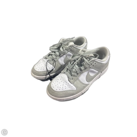 Shoes Sneakers By Nike In Green & White, Size: 8.5
