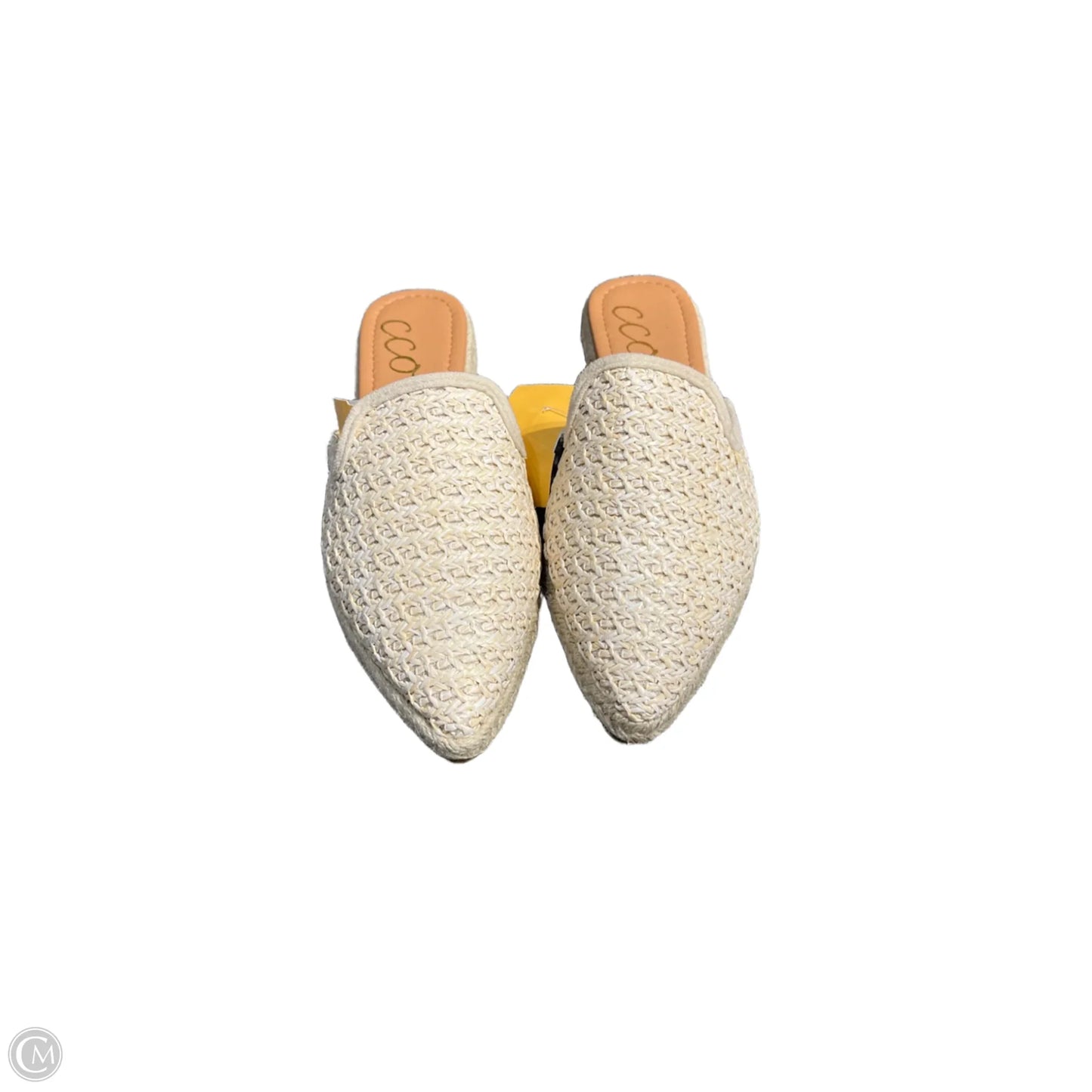 Shoes Flats By Cma In Cream, Size: 6