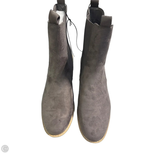 Boots Ankle Flats By Maurices In Grey, Size: 12