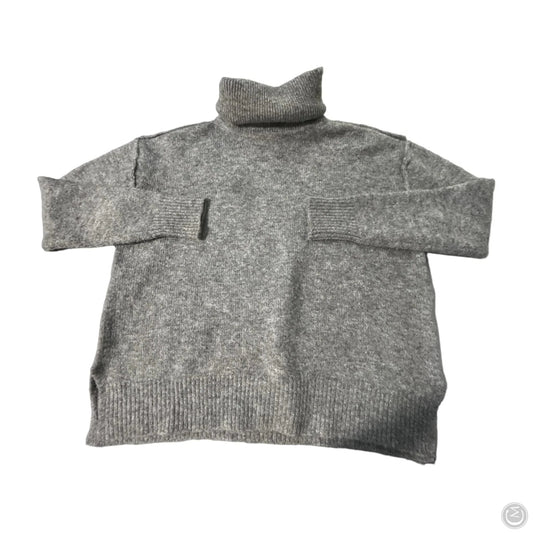 Sweater By Karen Kane In Grey, Size: S