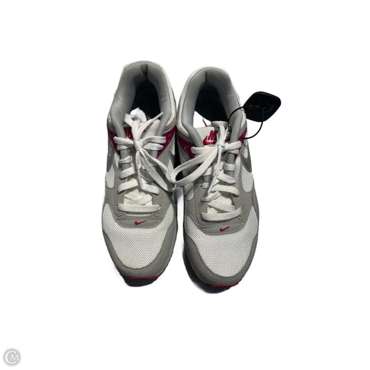 Shoes Sneakers By Nike In White, Size: 9