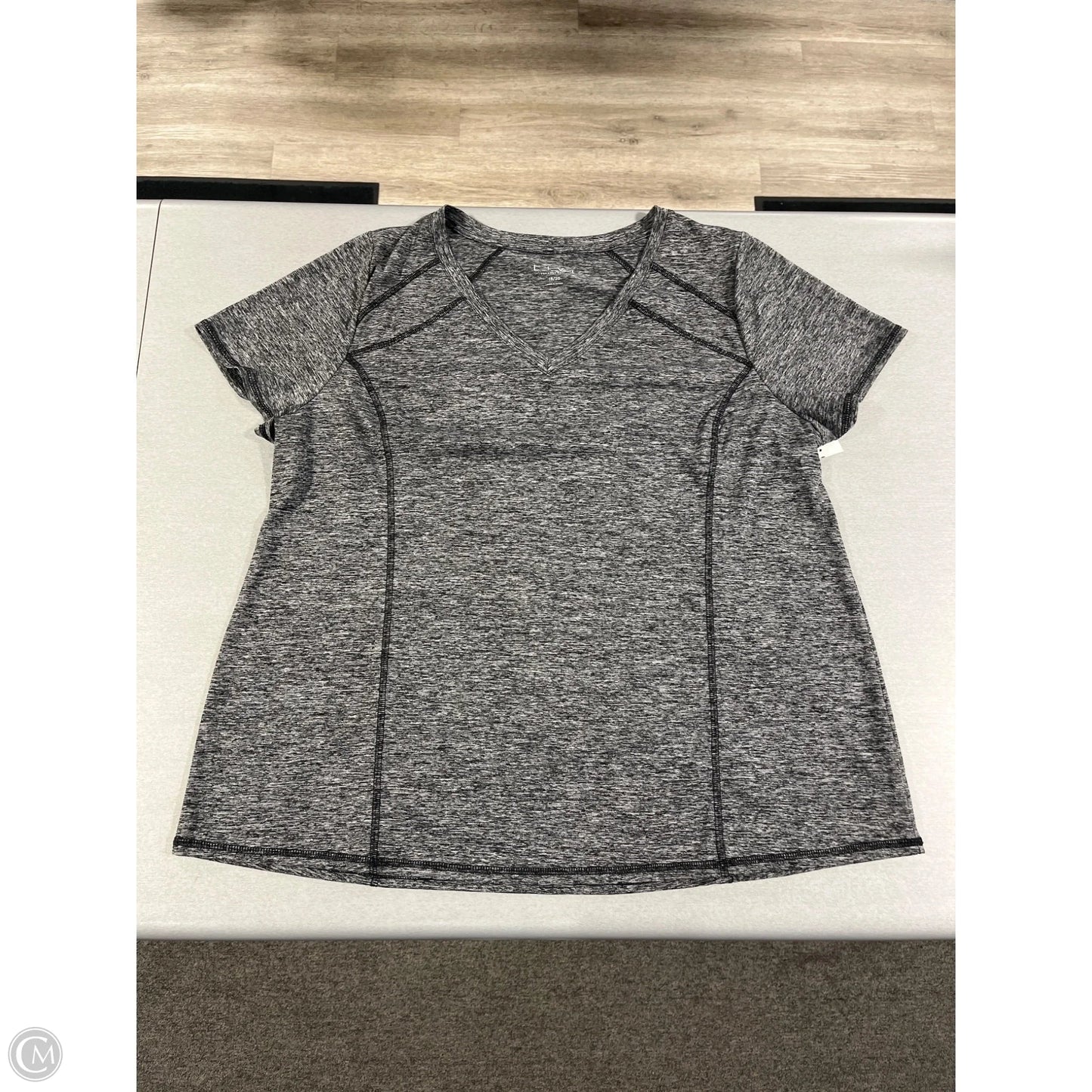 Top Short Sleeve By Livi Active In Grey, Size: 1x