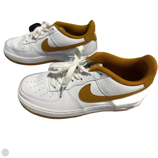 Shoes Sneakers By Nike In White, Size: 6.5