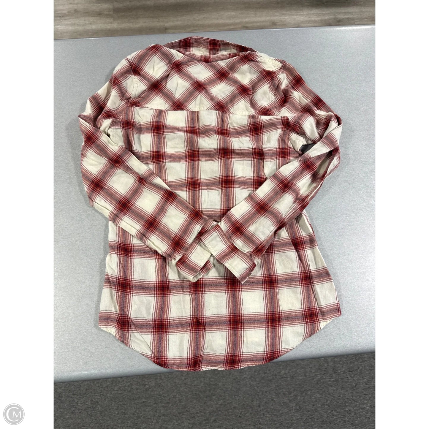Top Long Sleeve By Maurices In Plaid Pattern, Size: S