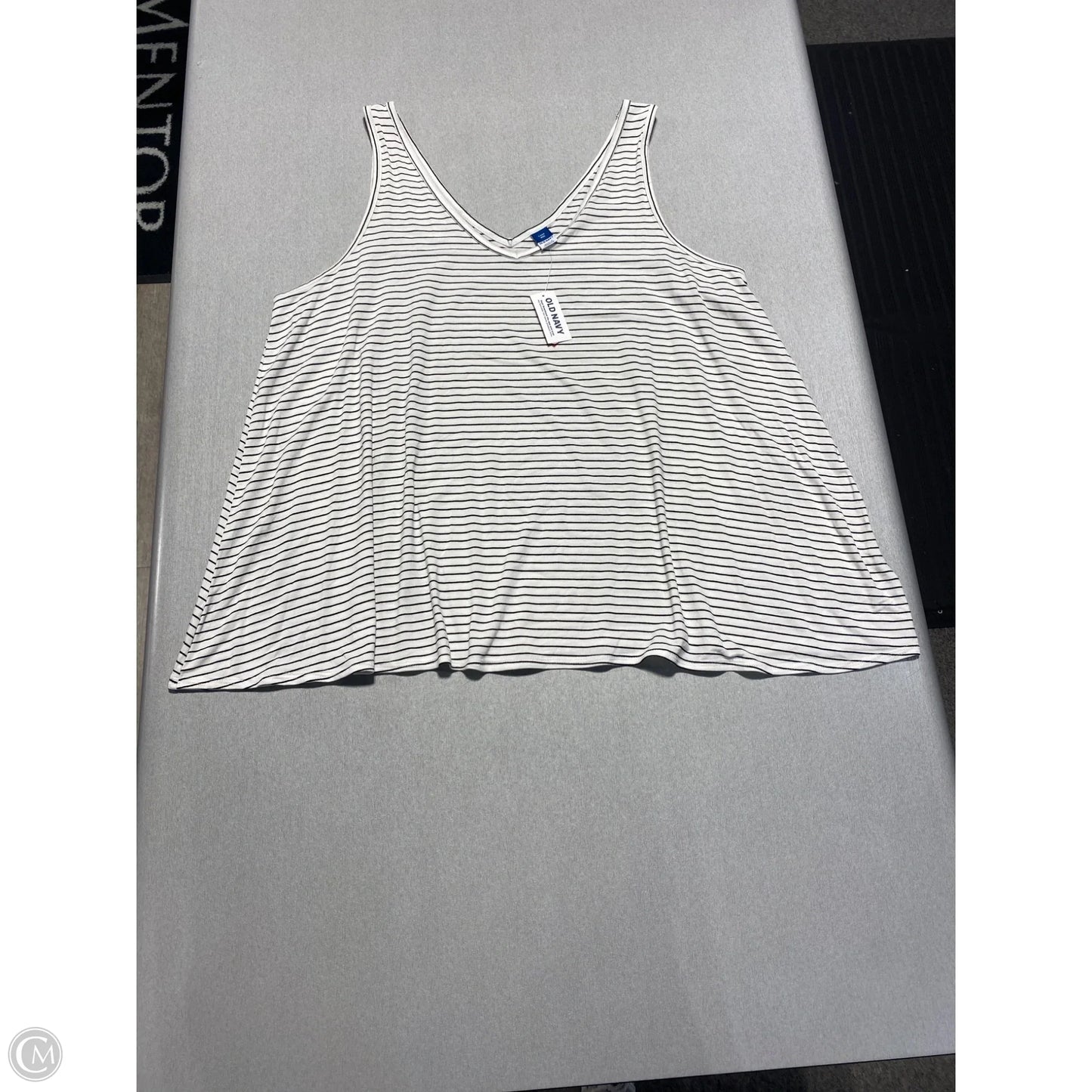 Tank Top By Old Navy In Black & White, Size: Xxl