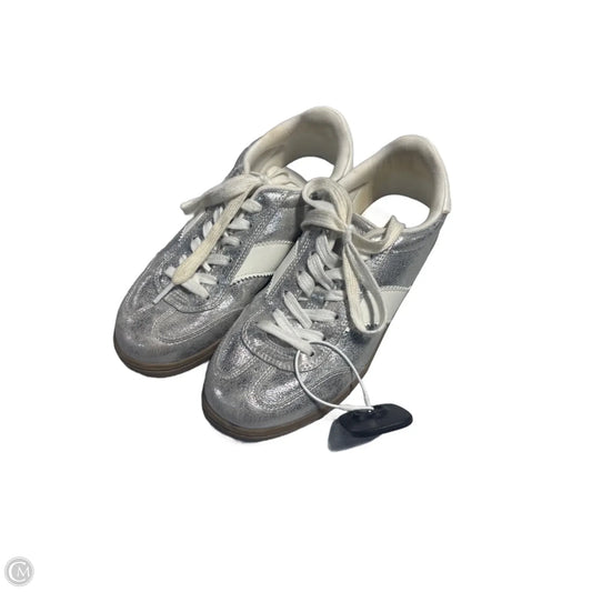 Shoes Sneakers By Universal Thread In Silver, Size: 6.5