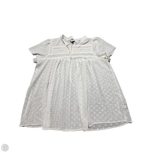 Top Short Sleeve By Torrid In White, Size: 0x