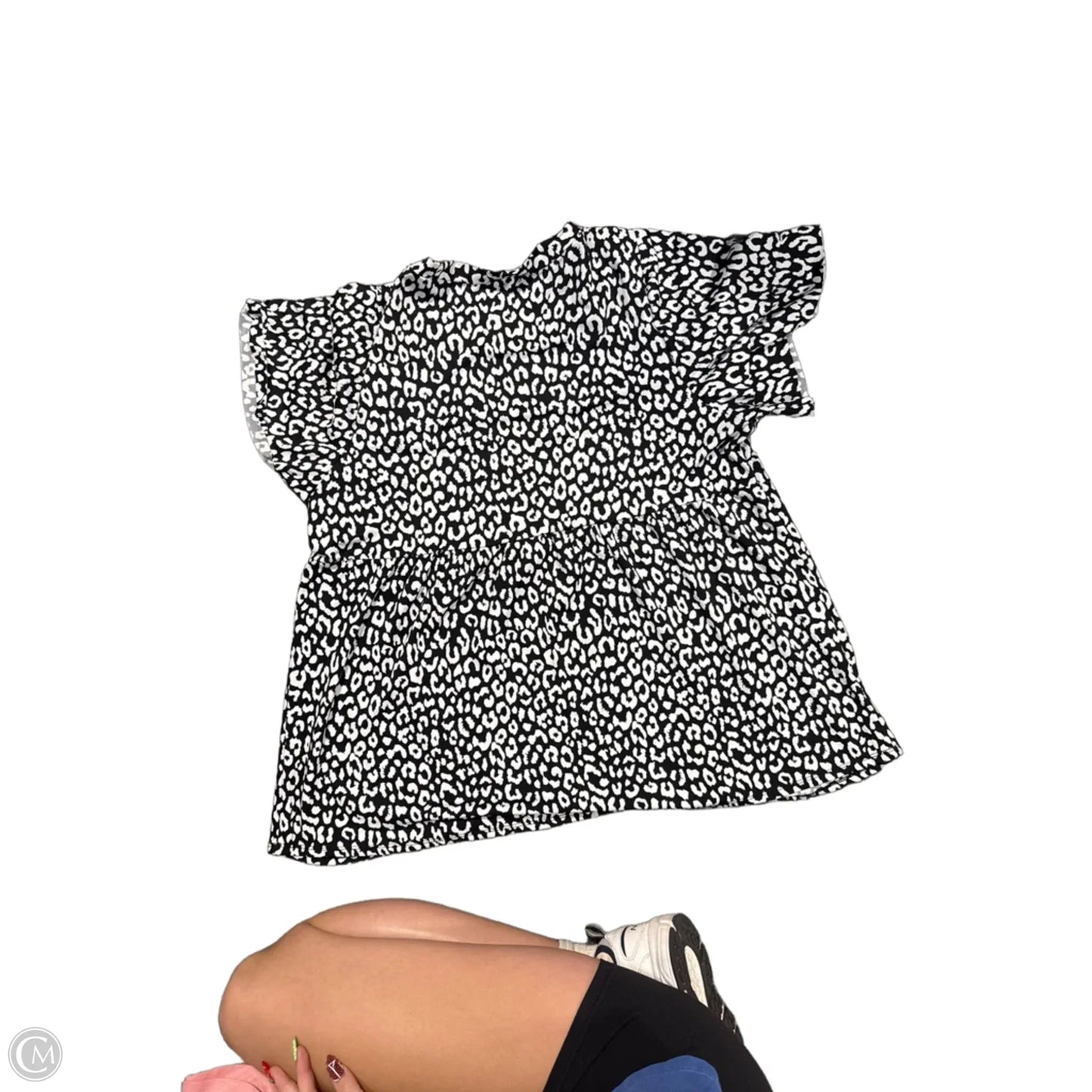 Top Short Sleeve By Chicsoul In Animal Print, Size: 1x