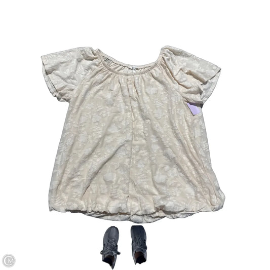 Top Short Sleeve By Maurices In Cream, Size: 1x