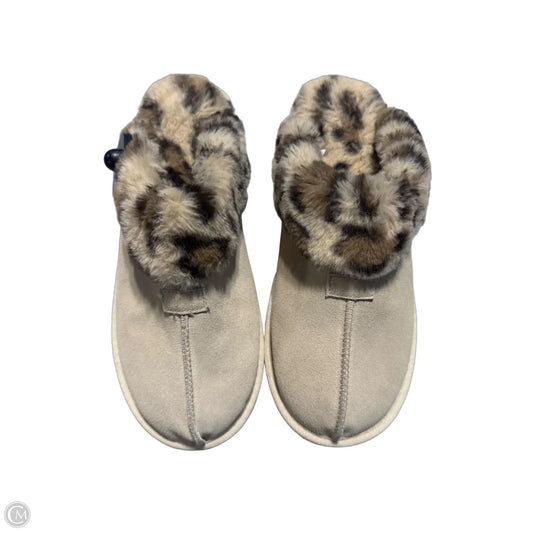 Shoes Flats By Joyspun In Beige, Size: 10