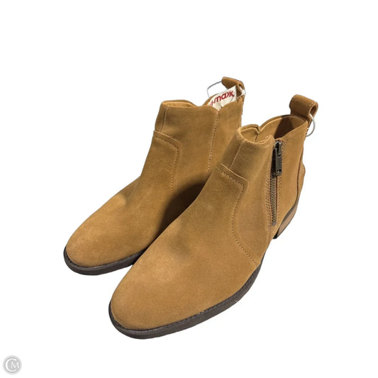 Boots Designer By Ugg In Brown, Size: 8