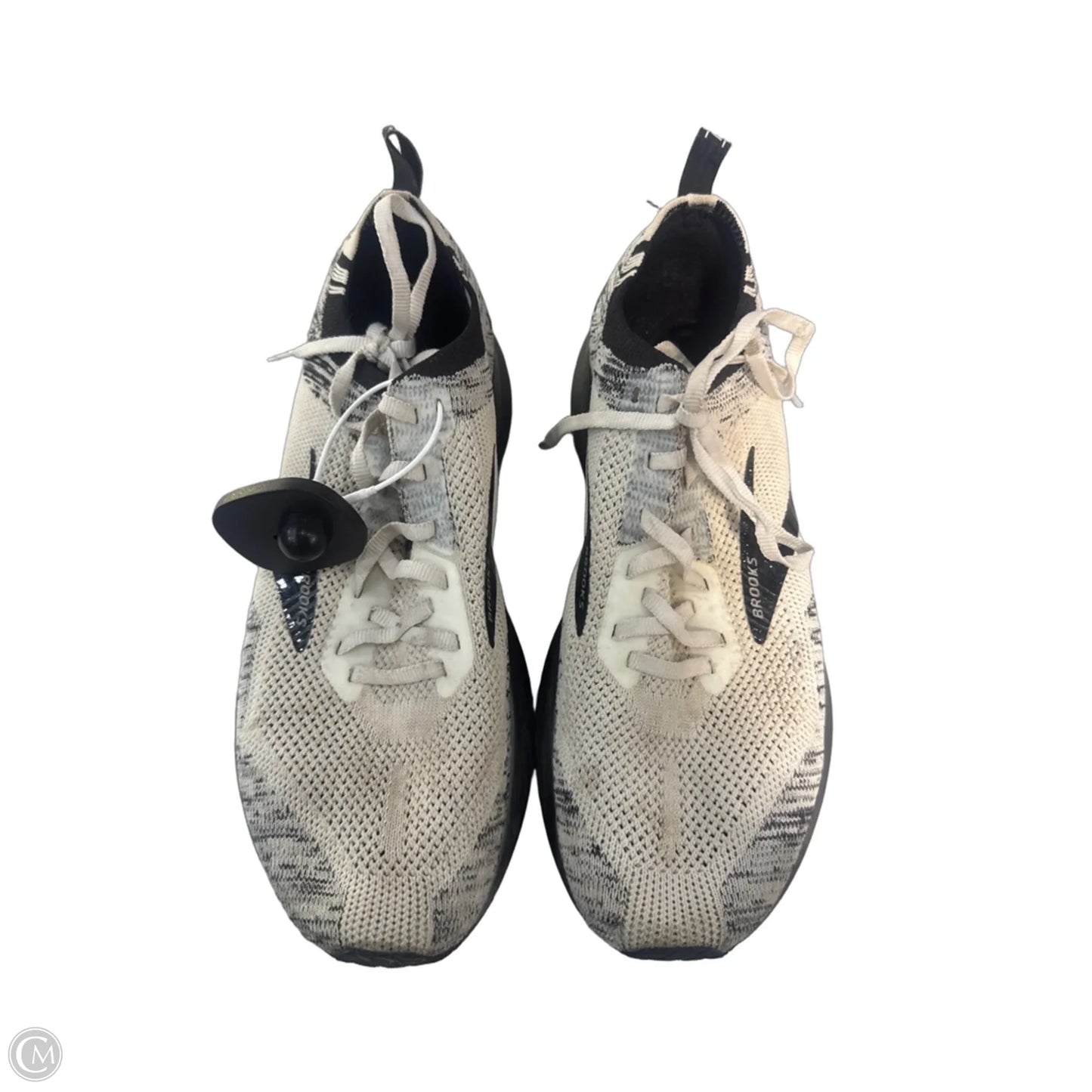 Shoes Sneakers By Brooks In Cream, Size: 9.5