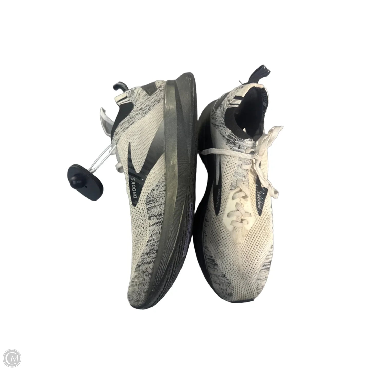 Shoes Sneakers By Brooks In Cream, Size: 9.5