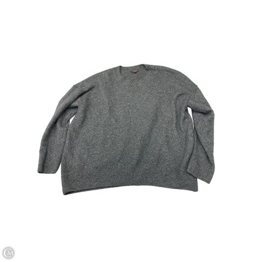 Top Long Sleeve By Vince Camuto In Grey, Size: M