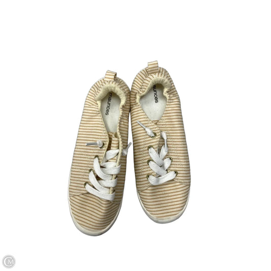 Shoes Sneakers By Maurices In Striped Pattern, Size: 9