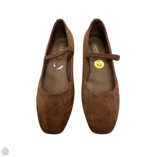 Shoes Flats By Nicole Miller In Brown, Size: 9