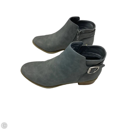 Boots Ankle Flats By St Johns Bay In Grey, Size: 6.5