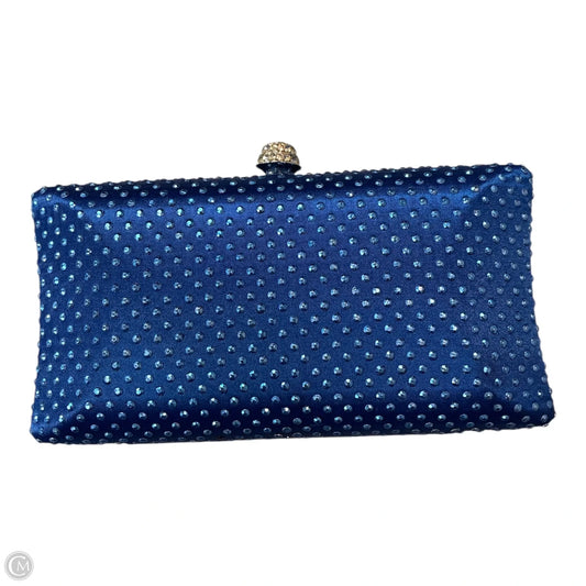 Clutch By Cmf, Size: Small