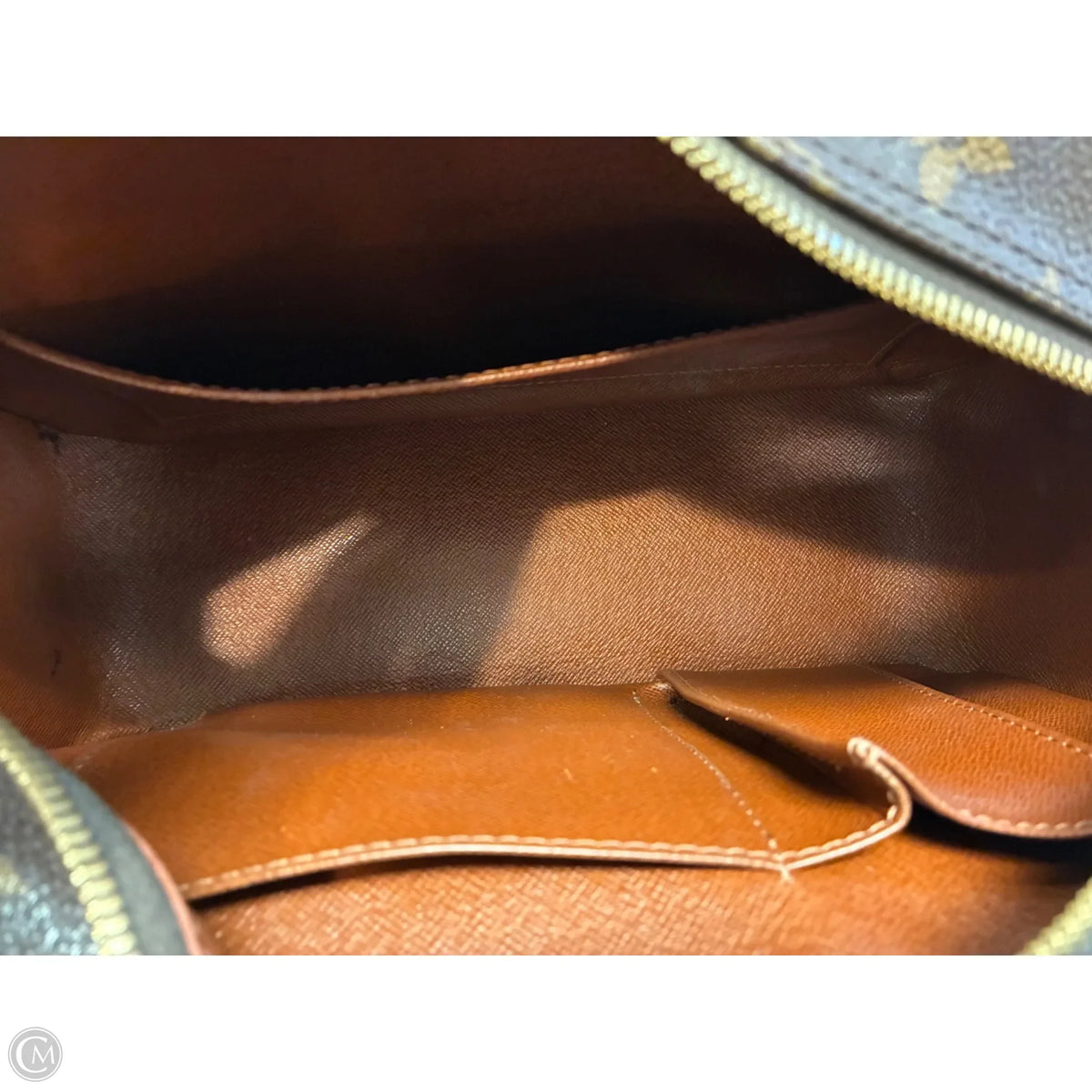 Handbag Luxury Designer By Louis Vuitton, Size: Medium