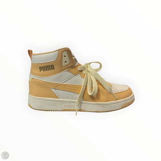 Shoes Sneakers By Puma In Peach, Size: 9