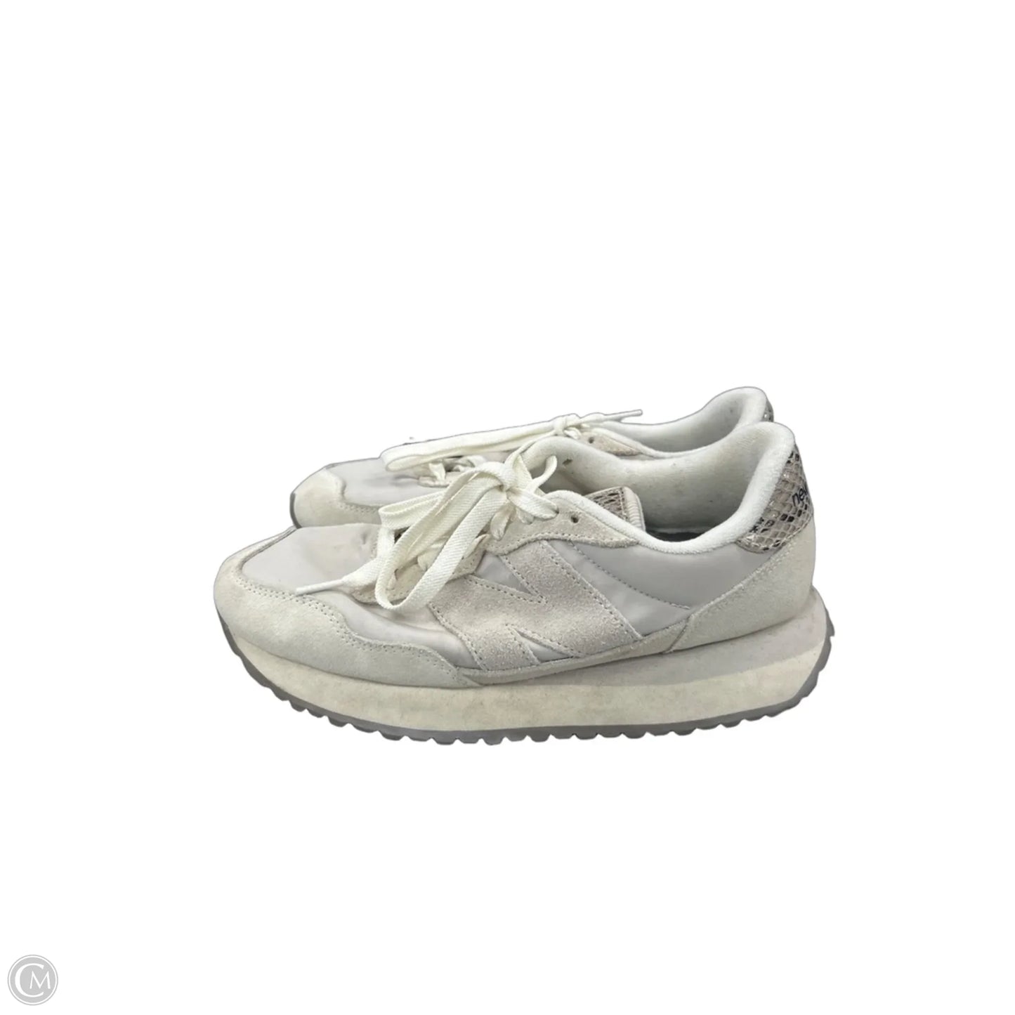 Shoes Sneakers By New Balance In Cream, Size: 8.5
