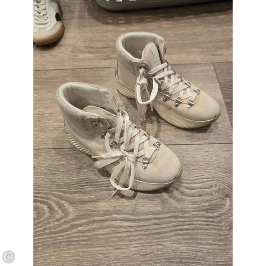 Shoes Flats By Sorel In Beige, Size: 6