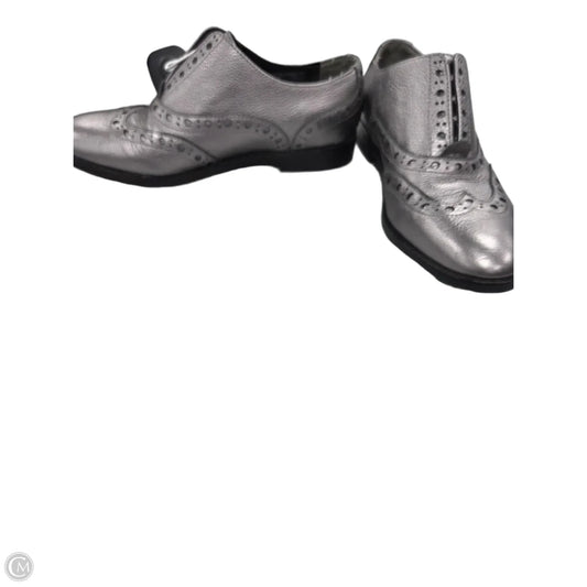 Shoes Flats By Vionic In Silver, Size: 8