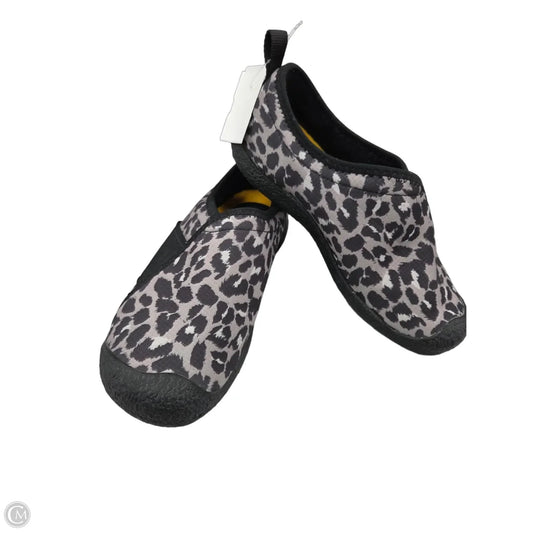 Shoes Flats By Keen In Animal Print, Size: 7