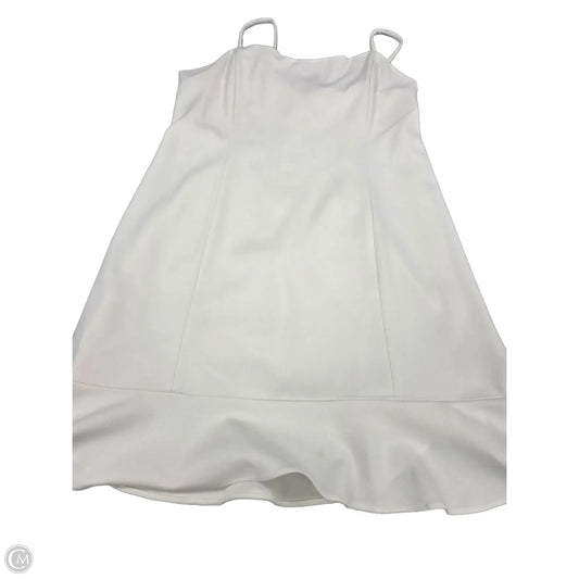 Dress Casual Short By Bcbgeneration In White, Size: L