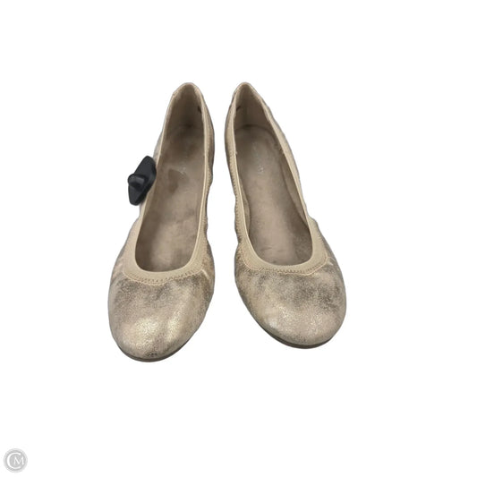 Shoes Flats By Relativity In Gold, Size: 8