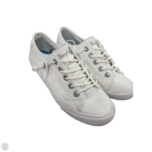 Shoes Flats By Blowfish In White, Size: 8