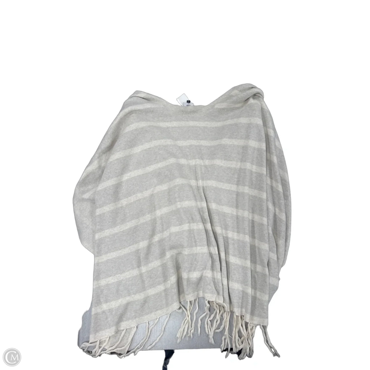 Shawl By Cabi In Grey, Size: Osfm