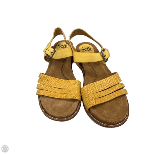 Sandals Flats By Sofft In Yellow, Size: 8