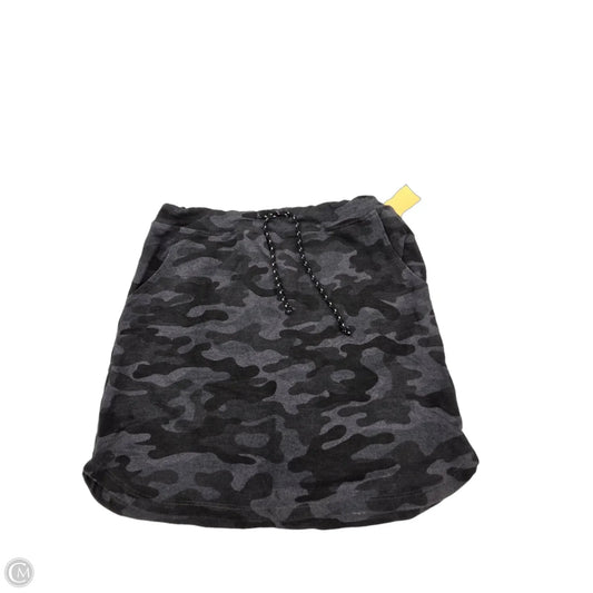 Skirt Mini & Short By Sundry In Camouflage Print, Size: S