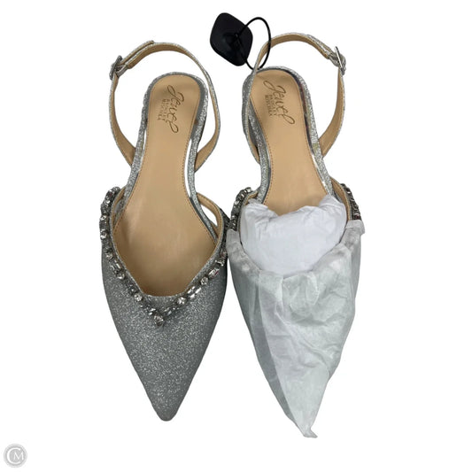 Shoes Flats By Badgley Mischka In Silver, Size: 8