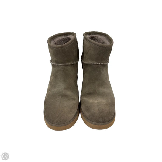 Boots Designer By Ugg In Grey, Size: 8