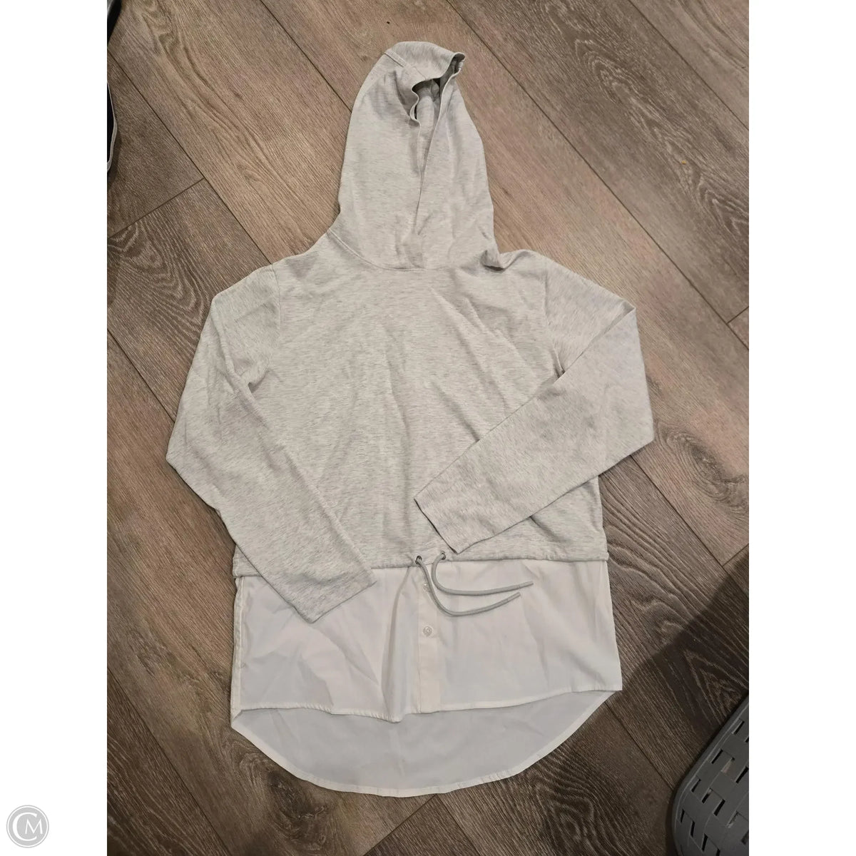 Top Long Sleeve By Athleta In Grey, Size: M