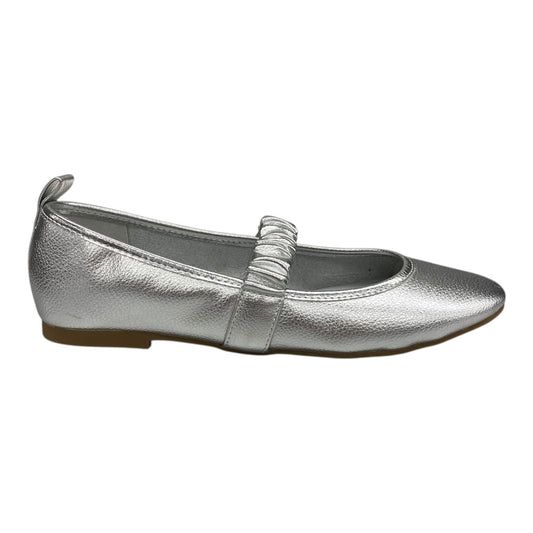 Shoes Flats By Mia In Silver, Size:8.5
