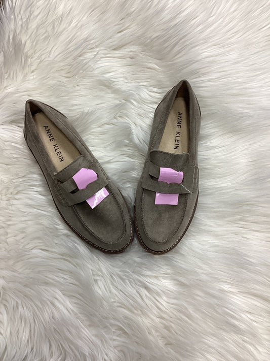 Shoes Flats By Anne Klein In Grey, Size:7