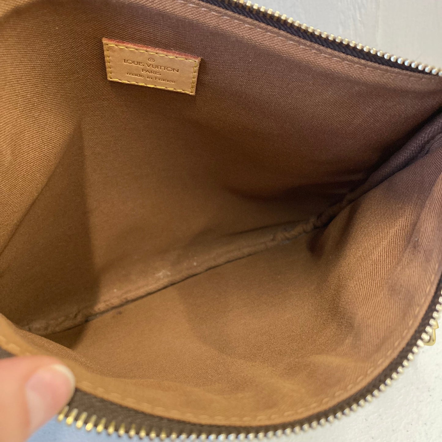 Crossbody Luxury Designer By Louis Vuitton In Brown & Cream, Size:Medium