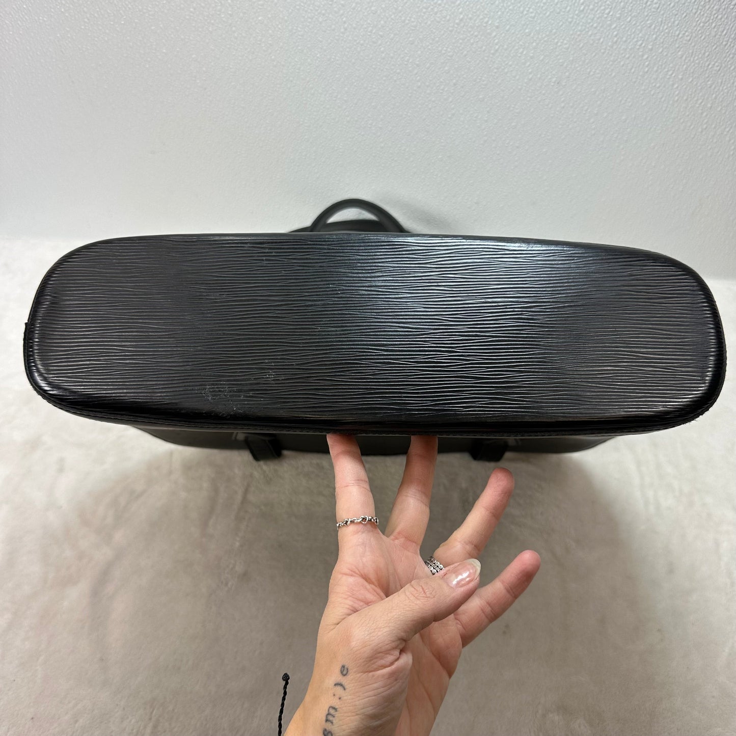 EPI LUSSAC Handbag Luxury Designer By Louis Vuitton, Size: Medium