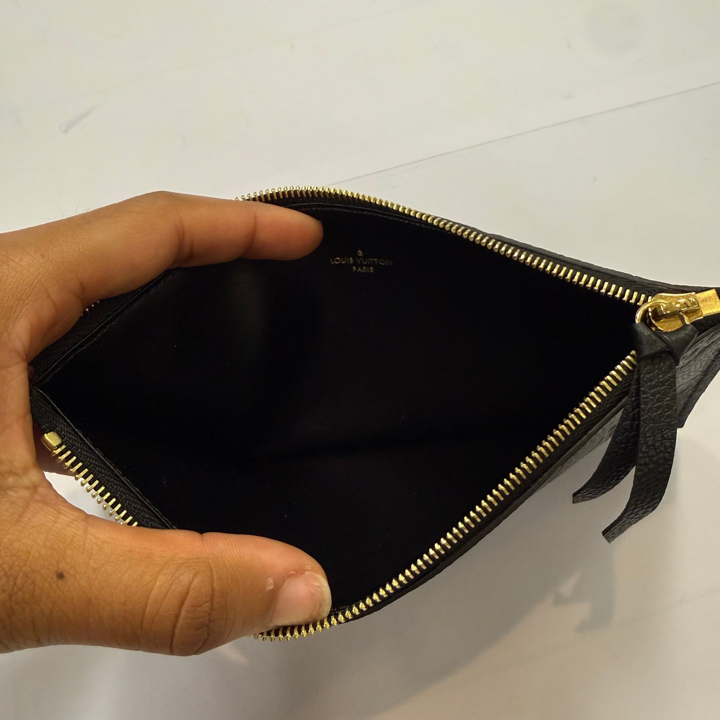 Crossbody Luxury Designer By Louis Vuitton, Size: Small