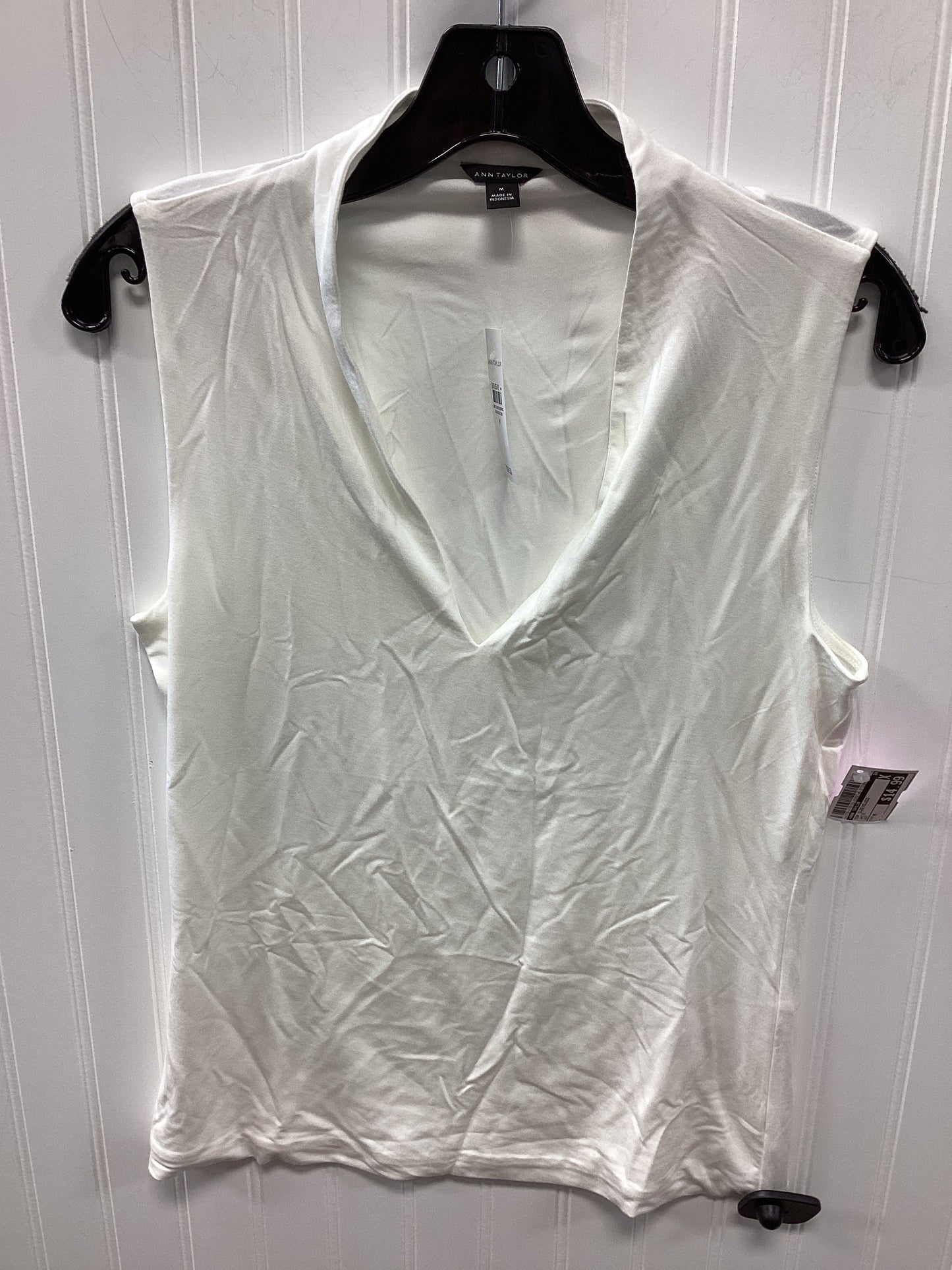Top Sleeveless By Ann Taylor In White, Size:M