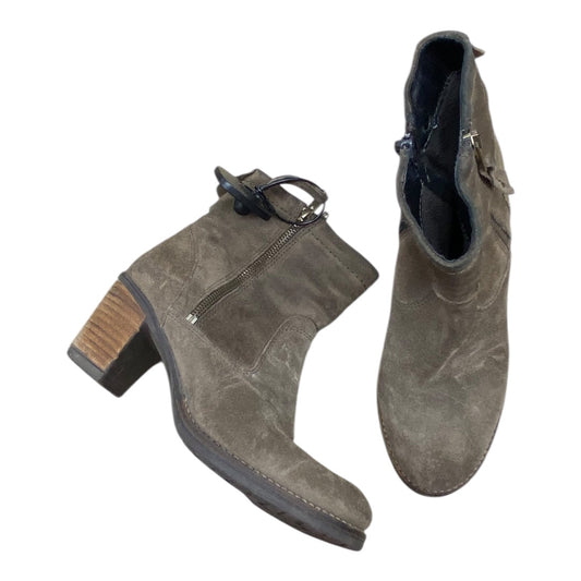 Boots Ankle Heels By Taos In Brown, Size:5.5