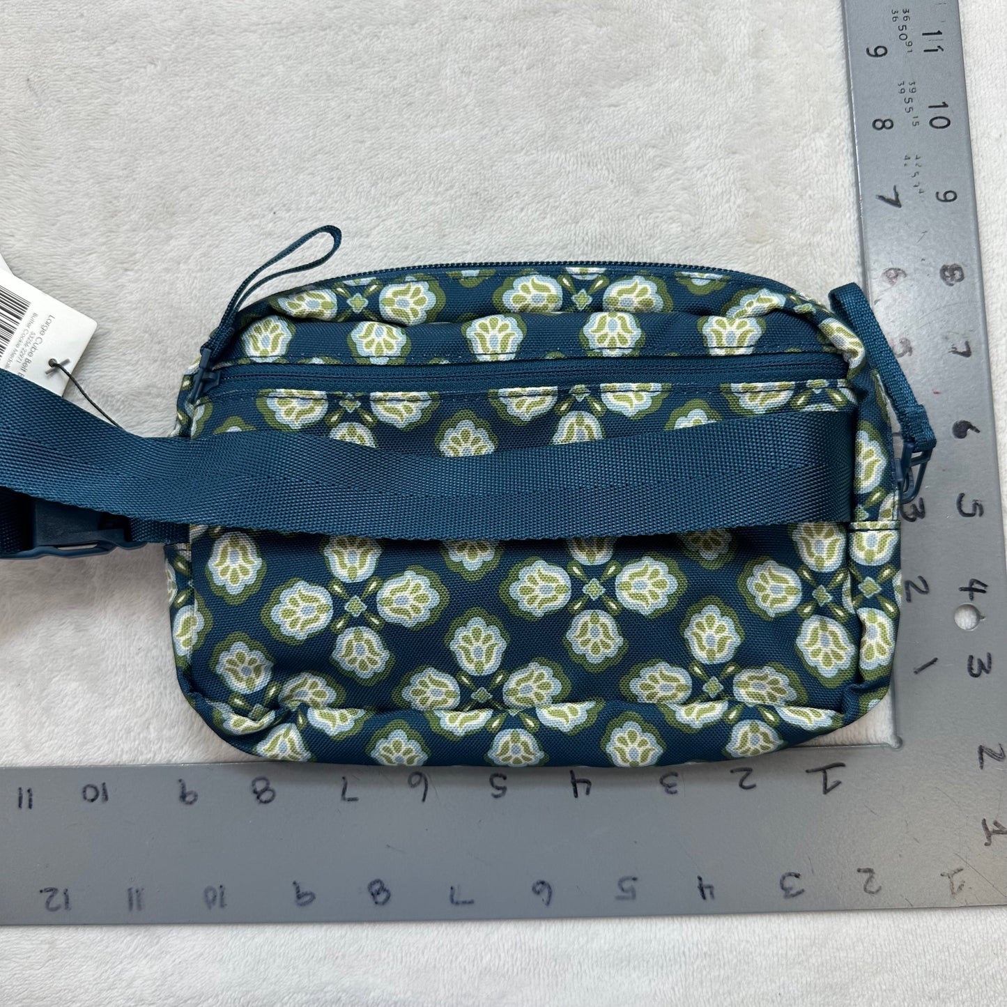 Belt Bag By Vera Bradley, Size: Small